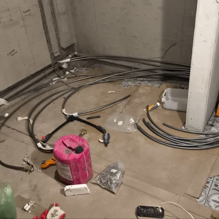 Manitas y reformas en Guardamar del Segura Empezamos la reforma del baño