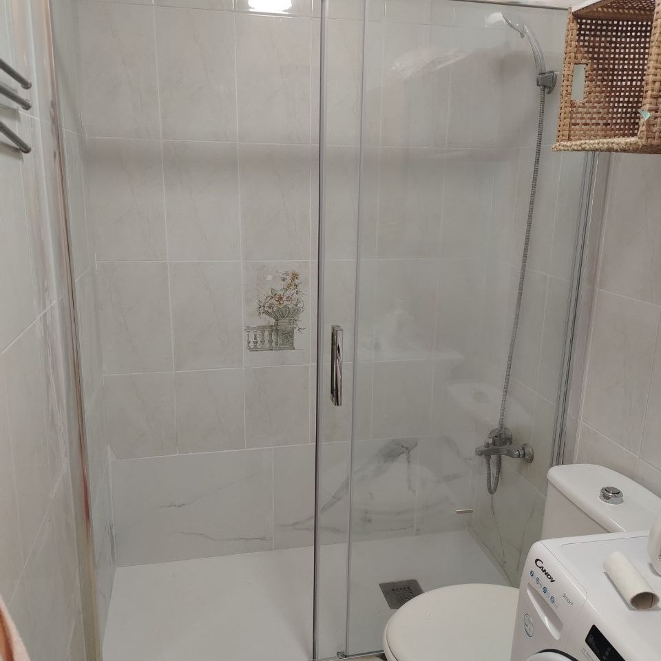 Manitas y reformas en Guardamar del Segura Baño después de la reforma