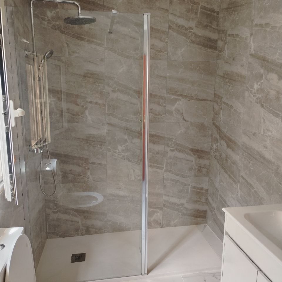 Manitas y reformas en Guardamar del Segura El baño en Torrevieja después de la reforma