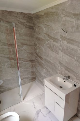 Manitas y reformas en Guardamar del Segura Alicatado en baño